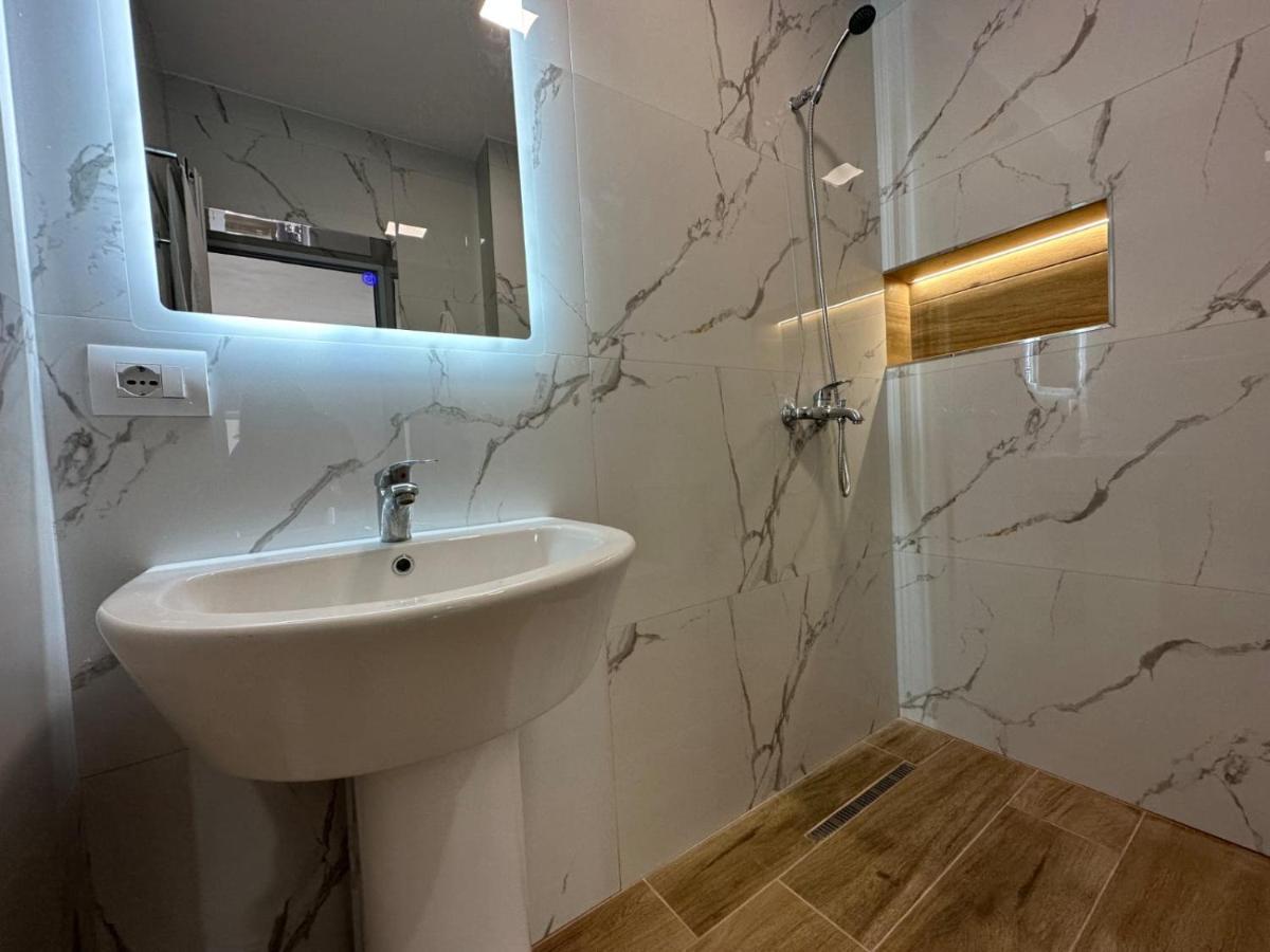 Aila Apartment Саранде Екстериор снимка
