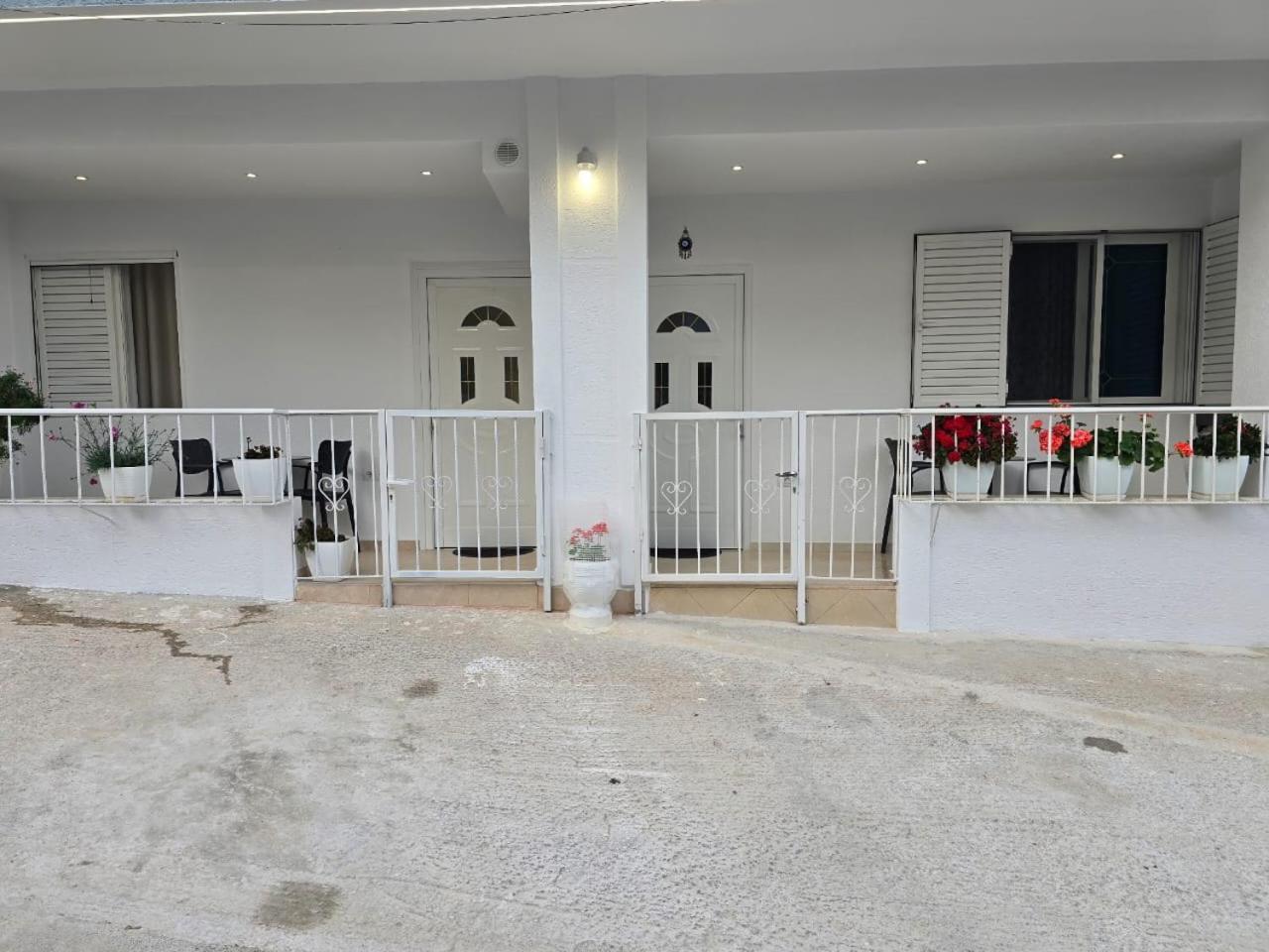 Aila Apartment Саранде Екстериор снимка