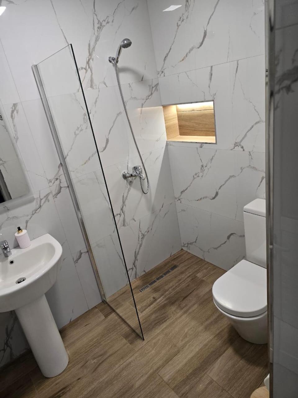 Aila Apartment Саранде Екстериор снимка