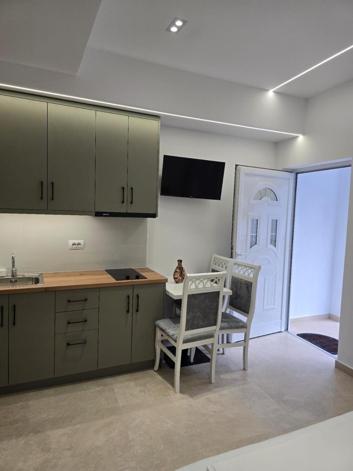 Aila Apartment Саранде Екстериор снимка